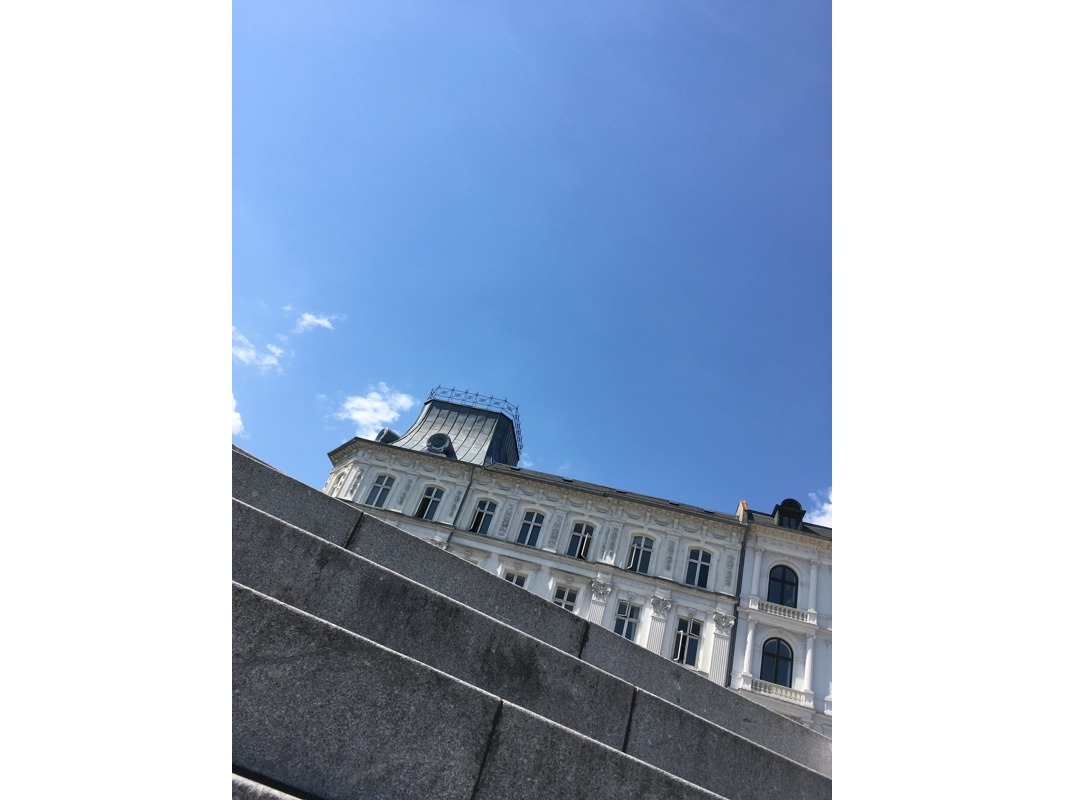 WEB - 3#HAT - Location photo - Where you are Here And There